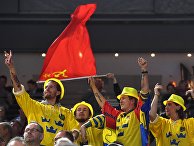 Болельщики во время матча группового этапа Чемпионата мира по хоккею 2017 между сборными командами Швеции и России Болельщики во время матча группового этапа Чемпионата мира по хоккею 2017 между сборными командами Швеции и России