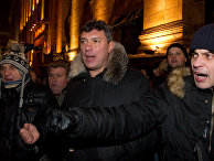 Митинг оппозиции в защиту 31-й статьи Конституции РФ в Москве Борис Немцов на Триумфальной площади