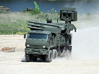 Самоходный ЗРПК наземного базирования "Панцирь-С" на шасси Камаз-6560 во время показа техники в рамках подготовки к международному военно-техническому форуму "Армия-2015" Самоходный ЗРПК наземного базирования "Панцирь-С" на шасси Камаз-6560 во время показа техники в рамках подготовки к международному военно-техническому форуму "Армия-2015"
