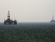 В Каспийском море Нефтяные платформы в Каспийском море