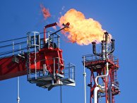 Факел стационарной платформы компании "Лукойл" на нефтегазоконденсатном месторождении имени Владимира Филановского Факел стационарной платформы компании "Лукойл" на нефтегазоконденсатном месторождении имени Владимира Филановского