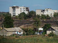 Жилые дома в Луганской области, поврежденные обстрелом и пожаром Жилые дома в Луганской области, поврежденные обстрелом и пожаром