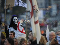Участники митинга против размещения военных баз НАТО в Чехии, который состоялся на Вацлавской площади Участники митинга против размещения военных баз НАТО в Чехии, который состоялся на Вацлавской площади
