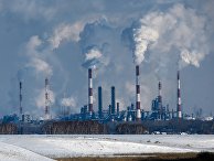 Трубы и вышки сжигания попутного газа Омского нефтеперерабатывающего завода Трубы и вышки сжигания попутного газа Омского нефтеперерабатывающего завода