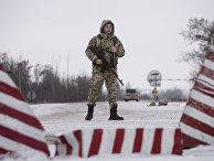 Украинский пограничник в городе Милове Украинский пограничник в городе Милове