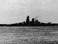 Линкор «Мусаси» японского императорского флота в 1944 году Линкор «Мусаси» японского императорского флота в 1944 году