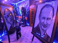 Портреты Барака Обамы и Владимира Путина на открытии Музея восстания машин Портреты Барака Обамы и Владимира Путина на открытии Музея восстания машин