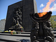 Памятник повстанцам Варшавского гетто, Варшава, Польша Памятник повстанцам Варшавского гетто, Варшава, Польша