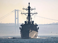 Ракетный эсминец ВМС США «Дональд Кук» плывет в Босфор на пути в Черное море Ракетный эсминец ВМС США «Дональд Кук» плывет в Босфор на пути в Черное море