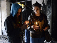 Жители Одессы несут цветы в память о погибших во время пожара в Доме профсоюзов Жители Одессы несут цветы в память о погибших во время пожара в Доме профсоюзов
