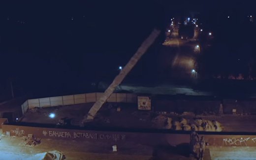 Во Львове с третьей попытки снесли Монумент славы Во Львове с третьей попытки снесли Монумент славы