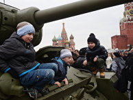 Торжественный марш, посвященный годовщине Парада 1941 года Торжественный марш, посвященный годовщине Парада 1941 года