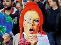 Протесты против торговых соглашений с США и Канадой в Париже, Франция Протесты против торговых соглашений с США и Канадой в Париже, Франция