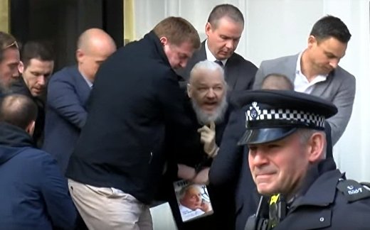 Как задержали Ассанжа Как задержали Ассанжа