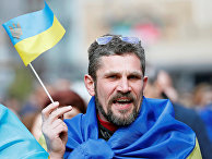 Сторонник Петра Порошенко перед вторым туром выборов на Украине Сторонник Петра Порошенко перед вторым туром выборов на Украине