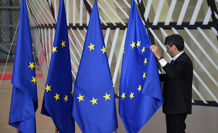 Флаги ЕС в здании Европейского Совета в Брюсселе