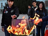 Акция в Симферополе против ракетных ударов США Акция в Симферополе против ракетных ударов США