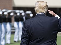 Президент США Дональд Трамп во время церемонии открытия академии береговой охраны США в Нью-Лондоне, штат Коннектикут Президент США Дональд Трамп во время церемонии открытия академии береговой охраны США в Нью-Лондоне, штат Коннектикут