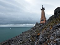 Маяк на мысе Дежнева в Чукотском автономном округе Маяк на мысе Дежнева в Чукотском автономном округе