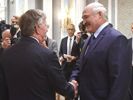 Президент Беларуси Александр Лукашенко и советник по национальной безопасности США Джон Болтон во время встречи в Минске Президент Беларуси Александр Лукашенко и советник по национальной безопасности США Джон Болтон во время встречи в Минске