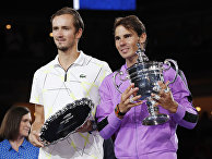 Теннис. US Open. Мужчины. Финал. Даниил Медведев (Россия) и Рафаэль Надаль (Испания) на церемонии награждения Теннис. US Open. Мужчины. Финал