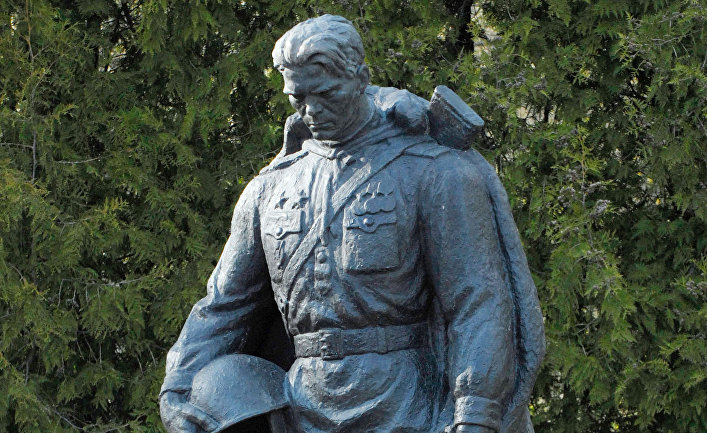 Памятник Воину-освободителю установлен на Таллинском военном кладбище