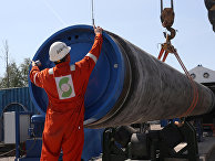 Рабочий на строительной площадке газопровода "Северный поток-2" недалеко от города Кингисепп Ленинградской области Рабочий на строительной площадке газопровода "Северный поток-2" недалеко от города Кингисепп Ленинградской области