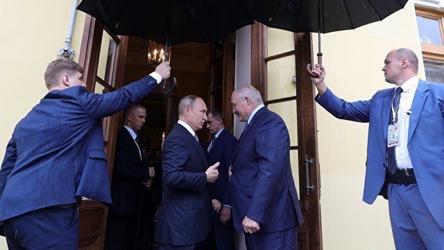 Bloomberg (США): Путин не разбрасывается попусту хорошими кризисами
