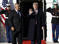 Президент США Дональд Трамп и премьер-министр Болгарии Бойко Борисов во время встречи в Белом доме в Вашингтоне Президент США Дональд Трамп и премьер-министр Болгарии Бойко Борисов во время встречи в Белом доме в Вашингтоне