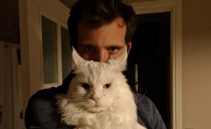 My boyfriend's mom's cat definitely has an evil plot to take over the world.