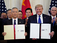 Президент США Дональд Трамп и вице-премьер Китая Лю Хэ Президент США Дональд Трамп и вице-премьер Китая Лю Хэ