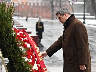 Премьер-министр Баварии М. Зедер возложил цветы к Могиле Неизвестного Солдата Премьер-министр Баварии М. Зедер возложил цветы к Могиле Неизвестного Солдата