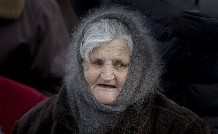 Пожилая женщина в Кишиневе, Молдова