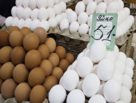 Продажа куриных яиц на рынке. Продажа куриных яиц на рынке.