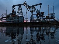 Работа нефтяных станков - качалок Работа нефтяных станков - качалок
