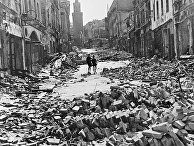 Разрушенные дома на улице Берлина, 1945 Разрушенные дома на улице Берлина, 1945