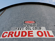 Резервуар для хранения сырой нефти в Ментоне, Техас, США Резервуар для хранения сырой нефти в Ментоне, Техас, США