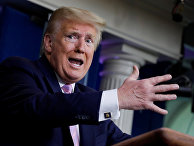 Президент США Дональд Трамп во время ежедневного брифинга в Вашингтоне Президент США Дональд Трамп во время ежедневного брифинга в Вашингтоне