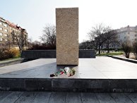 В Праге снесли памятник маршалу Коневу В Праге снесли памятник маршалу Коневу