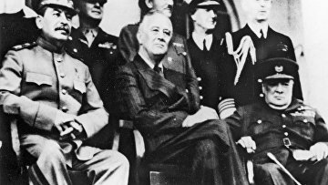 Новые трактовки второй мировой войны. 247459736. Новые трактовки второй мировой войны фото. Новые трактовки второй мировой войны-247459736. картинка Новые трактовки второй мировой войны. картинка 247459736. Российский лидер чувствует, что европейская интерпретация войны претерпевает изменения, и согласно новому повествованию Советский Союз становится главным злодеем.