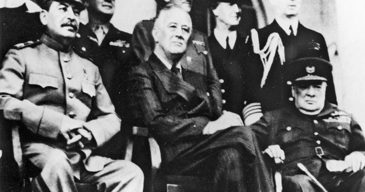 Труд (Болгария): компромисс во имя победы во Второй мировой войне (Труд)