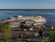Причал на Енисее в городе Туруханске Причал на Енисее в городе Туруханске