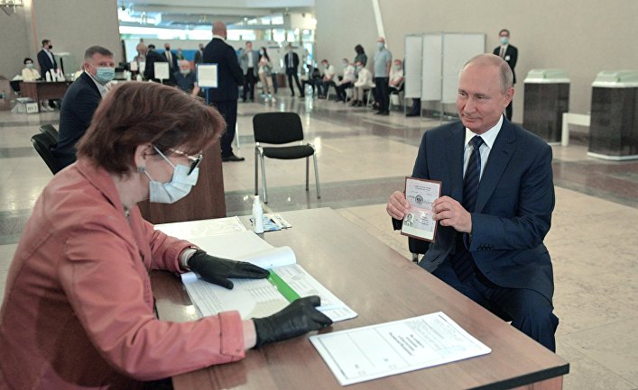 Президент РФ В. Путин принял участие в голосовании по внесению поправок в Конституцию РФ Президент РФ В. Путин принял участие в голосовании по внесению поправок в Конституцию РФ