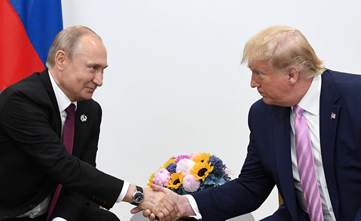 Президент РФ Владимир Путин и президент США Дональд Трамп во время встречи на полях саммита G20 в Осаке