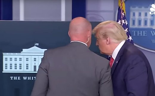 Трамп прервал брифинг после стрельбы у Белого дома Трамп прервал брифинг после стрельбы у Белого дома