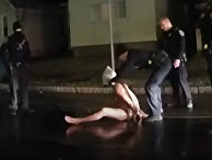 В США полицейские надели мешок на голову голого афроамериканца и убили его В США полицейские надели мешок на голову голого афроамериканца и убили его