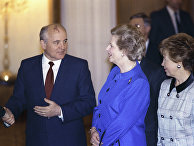 Президент СССР Михаил Сергеевич Горбачев и премьер-министр Великобритании Маргарет Тэтчер на приеме в Кремле Президент СССР Михаил Сергеевич Горбачев и премьер-министр Великобритании Маргарет Тэтчер на приеме в Кремле