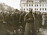 Генерал Люциан Желиговский со своим штабом во время мессы перед вильнюсским собором после взятия города в октябре 1920 года Генерал Люциан Желиговский со своим штабом во время мессы перед вильнюсским собором после взятия города в октябре 1920 года