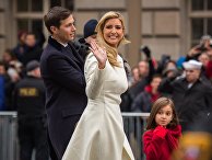 Дочь президента США Дональда Трампа Иванка Трамп с супругом Джаредом Кушнером и детьми Дочь президента США Дональда Трампа Иванка Трамп с супругом Джаредом Кушнером и детьми