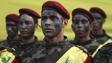 Боевики «Хезболлы» на похоронах командира Хасана Хусейна аль-Хаджа